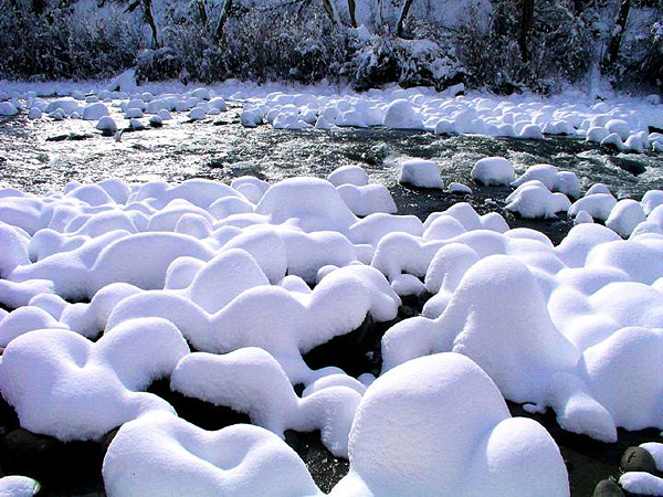 Snow Covered Boulders in Eagle Creek.