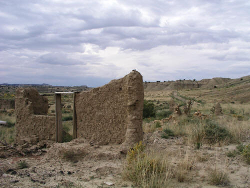 Cabezon Peak area ruins
